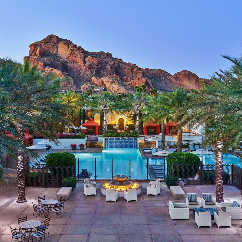 B2B Professionals Dinner (Poolside)